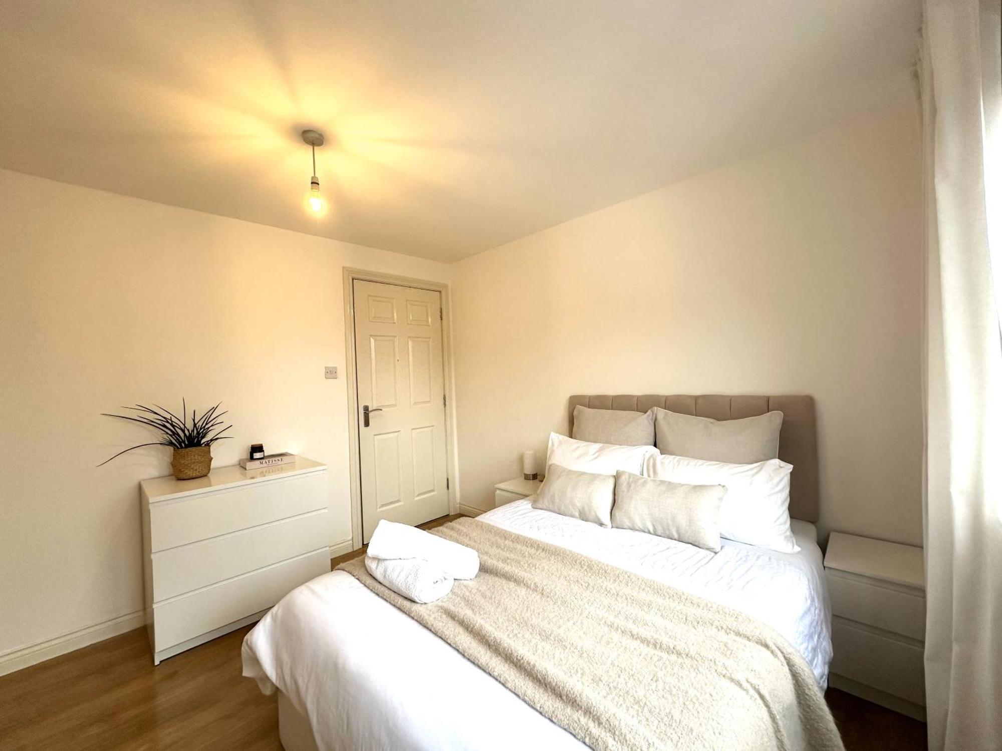 גלאזגו Private Room With En-Suite And Parking In Shared Flat מראה חיצוני תמונה